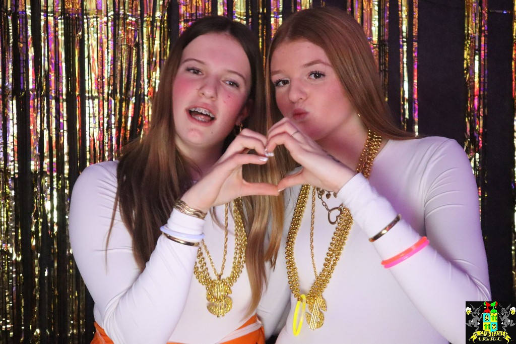 ../Images/Jeugd Opwarmbal Photobooth 229.jpg